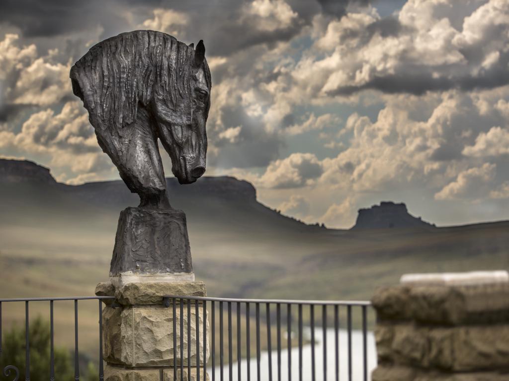 Wild Horses Lodge Harrismith Bagian luar foto