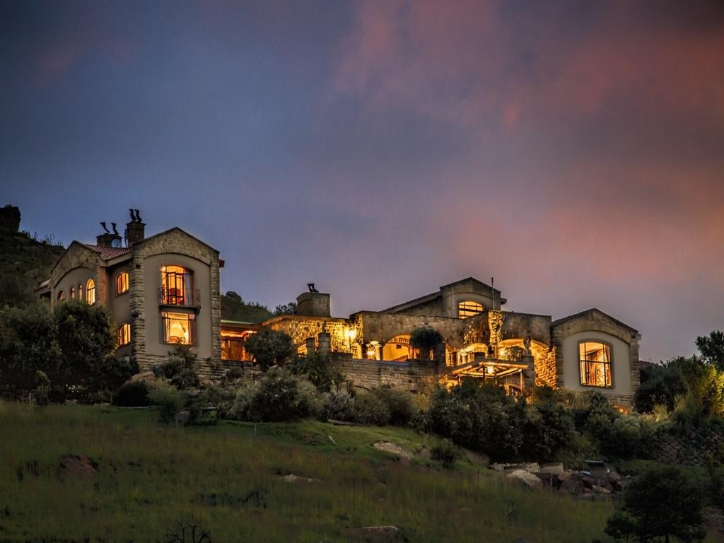 Wild Horses Lodge Harrismith Bagian luar foto